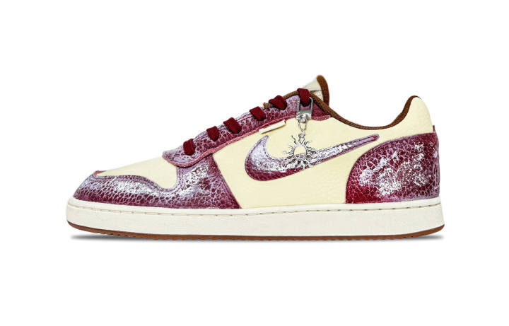 Nike Nike EBERNON Apollo, Sun God Abrasion Resistant Low top Skateboard Shoes Men's Beige Red