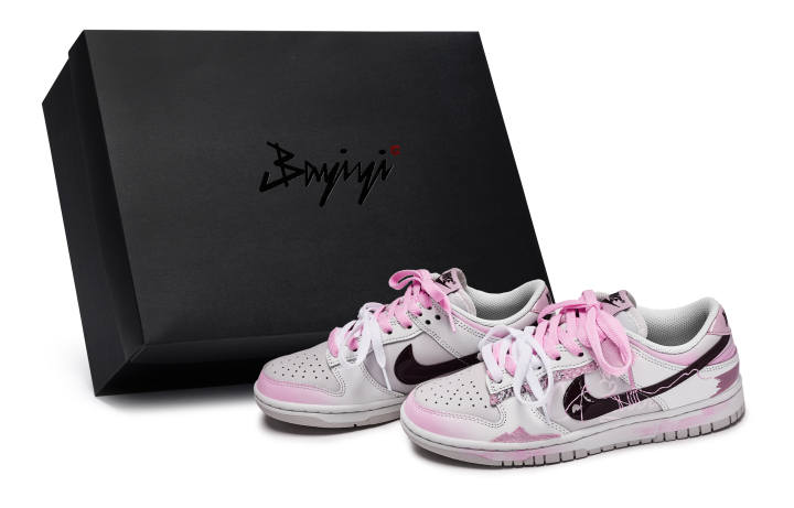 Nike Nike Dunk LOW 811 Manufacturing, Wrapped Heartfelt, Special Shoe Box Low top Skateboard Shoes Women's Black White Pink