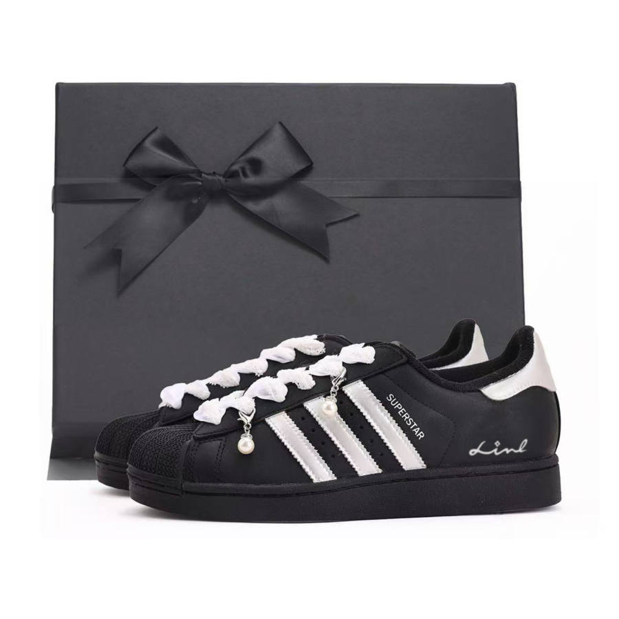 Adidas Originals SUPERSTAR Coverage Low top Skateboard Shoes Unisex Black Silver