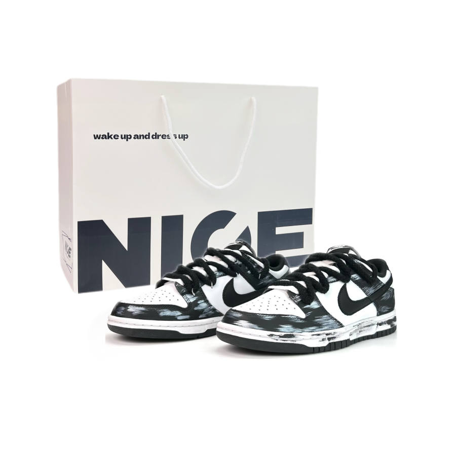 Nike Nike Dunk Cushioning, Wear Resistant Low top Skateboard Shoes Unisex Black White