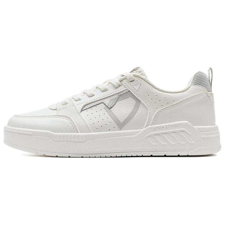 XTEP Innovation Non slip Lightweight Low top Skateboard Shoes Women's Sail White