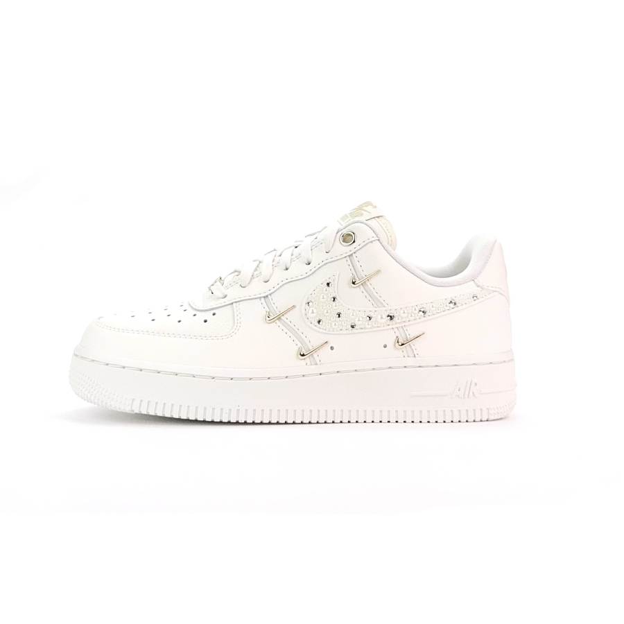 Nike Nike Air Force 1 Low top Skateboard Shoes Women's White Gold