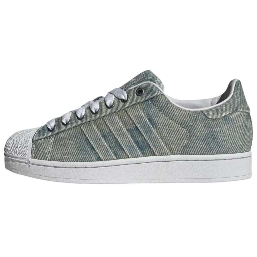 Adidas Originals Superstar 82 stripes trainers