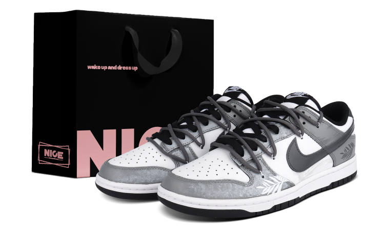 Nike Nike Dunk Abrasion Resistant Abrasion Resistant Low top Skateboard Shoes Men's White Gray