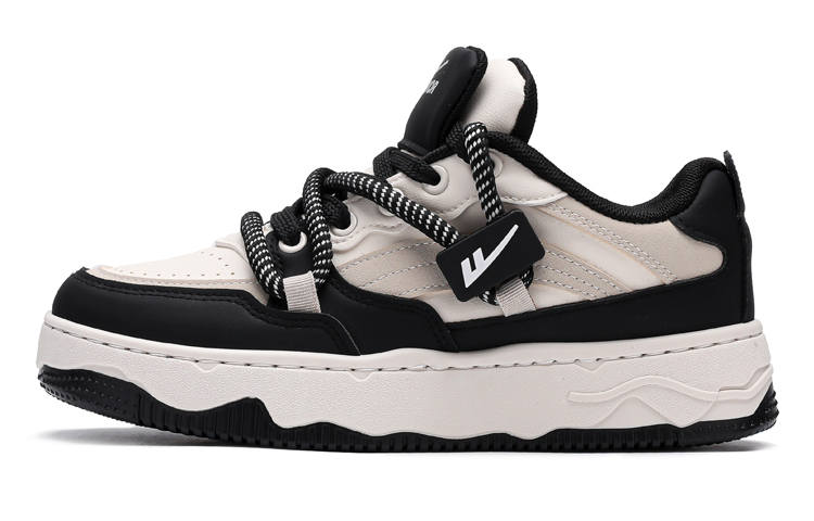 Warrior Slip Resistant Low top Skateboard Shoes Unisex Beige Black