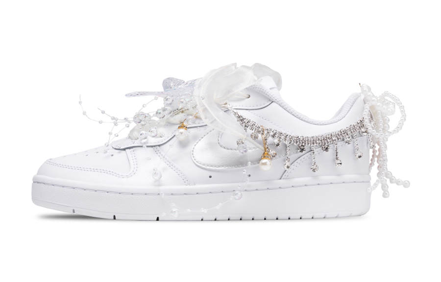 Nike Nike Court Borough GS Star Moon Promise, Solar Power Low top Skateboard Shoes Women's White Silver