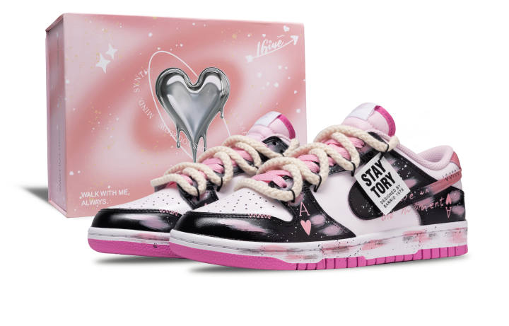 Nike Nike Dunk Sweetheart Mischief Abrasion Resistant Low top Skateboard Shoes Women's Black Pink