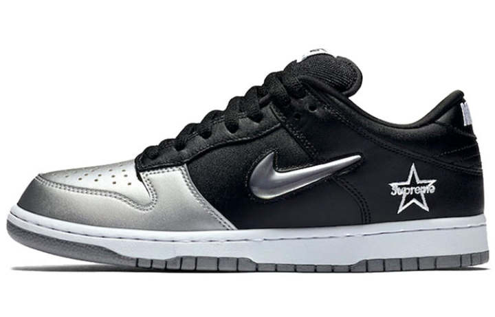 Nike Nike X Supreme Sb Dunk Low Qs 'Metallic Silver'