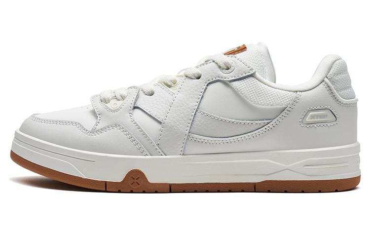 XTEP MAXX1.0 Slip Resistant And Breathable Low top Skateboard Shoes Women's White
