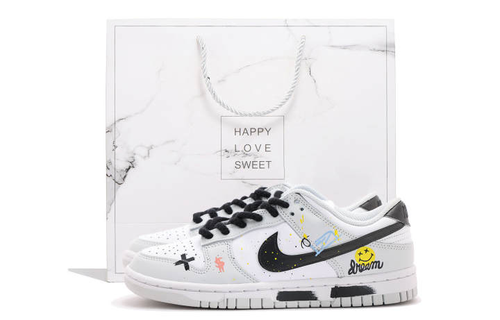 Nike Nike Dunk Coverage Abrasion Resistant Coverage Abrasion Resistant Low top Skateboard Shoes Men's Light Gray