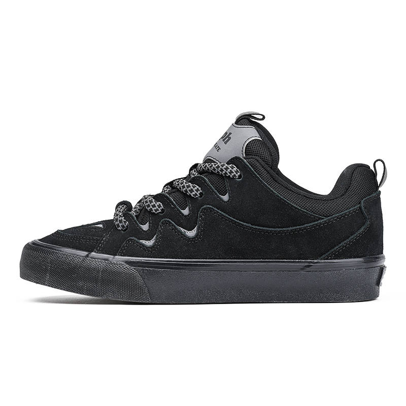 GOLUCK Elephant Collection Slip Resistant Abrasion Resistant Low top Skateboard Shoes Unisex Reflective Black