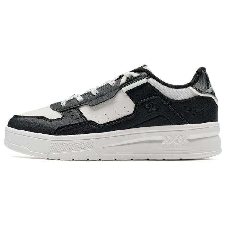 XTEP Slip Resistant Abrasion Resistant Low top Skateboard Shoes Women's Black White