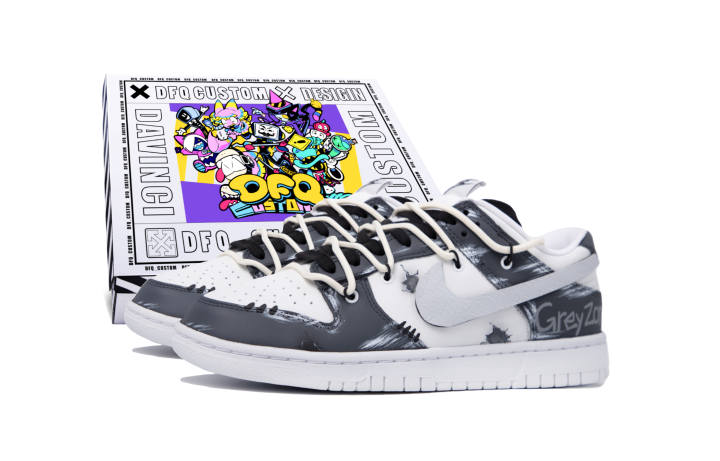 Nike Nike Dunk Low top Skateboard Shoes GS White Gray