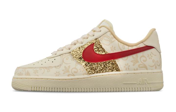 Nike Nike Air Force 1 Golden And Radiant Low top Skateboard Shoes Men's Gold