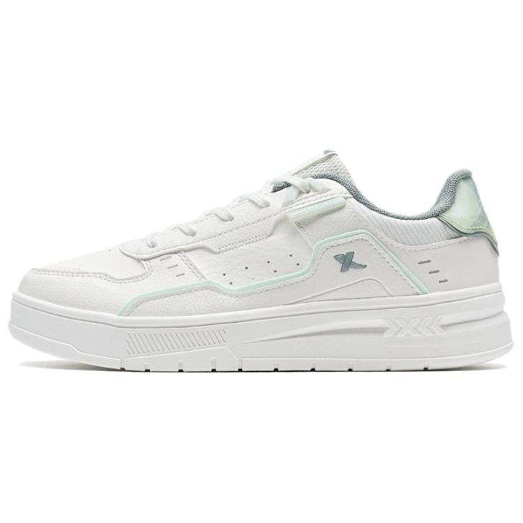 XTEP Slip Resistant Abrasion Resistant Low top Skateboard Shoes Women's White Gray