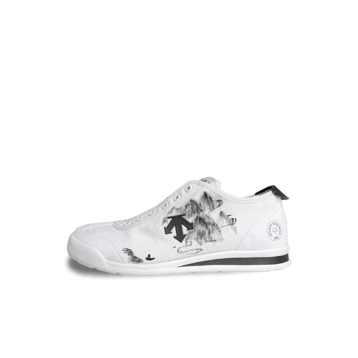 DESCENTE DESCENTE Cron Tempo Between Mountains And Waters Slip on Abrasion Resistant Low top Skateboard Shoes Unisex Black White