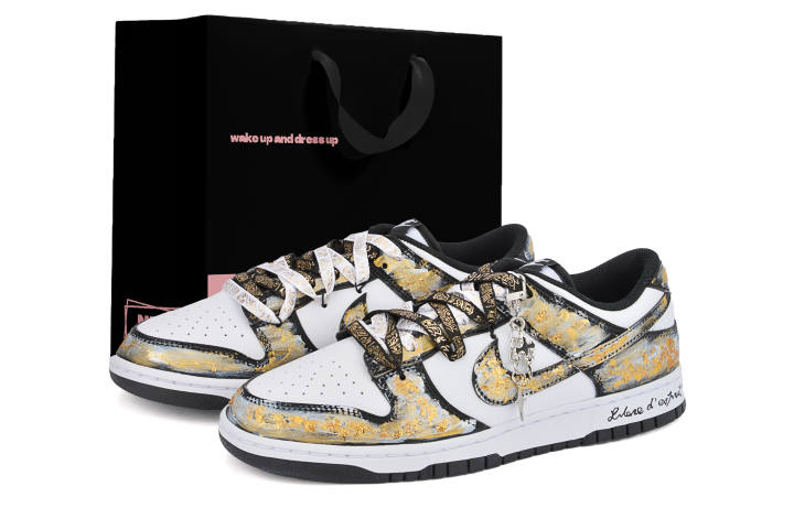 Nike Nike Dunk Abrasion Resistant Abrasion Resistant Low top Skateboard Shoes Unisex Black Gold