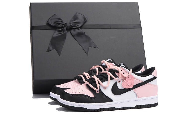 Nike Nike Dunk Leather Coverage Slip Resistant Impact Resistant Abrasion Resistant Low top Skateboard Shoes GS Black Pink