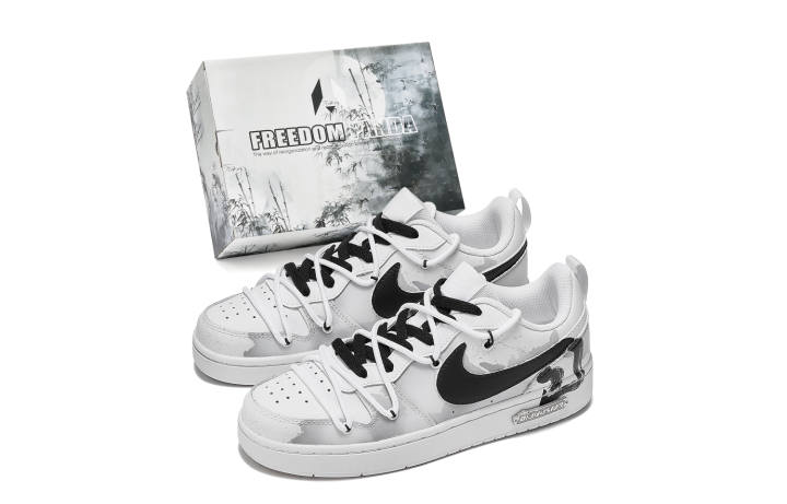 Nike Nike Court Borough Freedom Panda, Box, Floating White Slip Resistant Low top Skateboard Shoes Women's Black White Gray