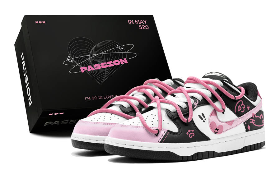 Nike Nike Dunk Romantic 520 Strawberry Cat, Anti Aging Outfit Low top Casual Skate Shoes Women's Black Pink