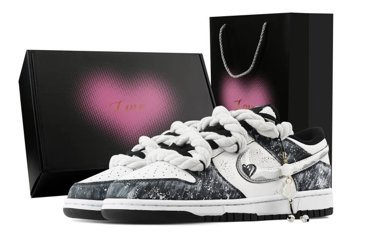Nike Nike Dunk Heart Rain, Heart Box Slip Resistant Abrasion Resistant Low top Skateboard Shoes Unisex Black White