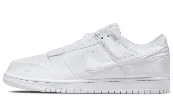 Nike Nike Dunk Low Dover Street Market Triple White Velvet