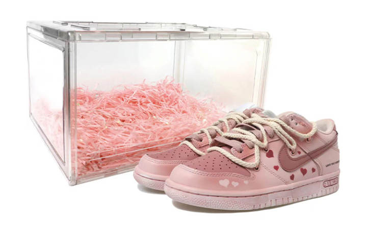 Nike Nike Dunk OKHR Low top Skateboard Shoes GS Pink