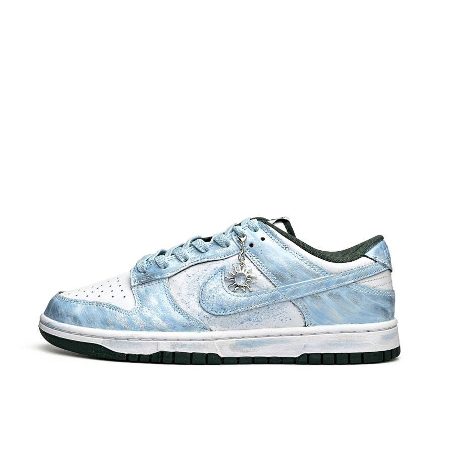 Nike Nike Dunk LOW Atlantis Heart Lightweight Low top Skateboard Shoes Unisex Sky Blue