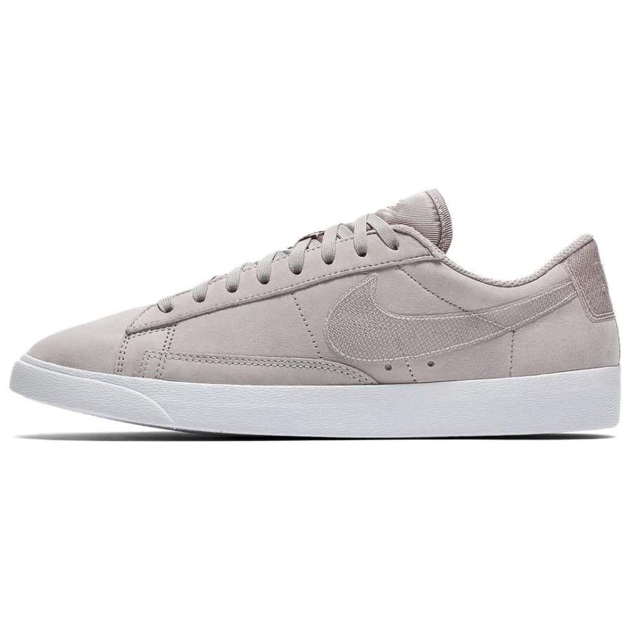 Nike Nike Sports Life Collection Slip Resistant Abrasion Resistant Low top Skateboard Shoes Women's Light Umber