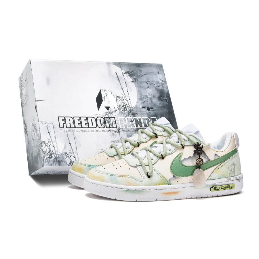 Nike Nike Court Borough Freedom Panda, Mountain Breeze Slip Resistant Low top Skateboard Shoes Women's Yellow Green
