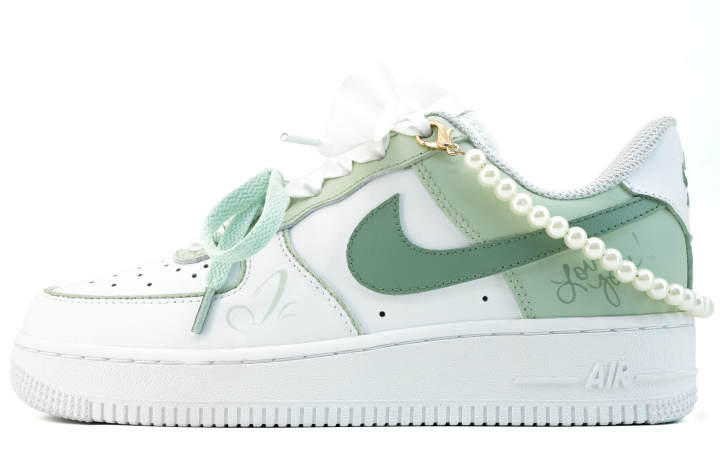 Nike Nike Air Force 1 Lightweight Breathable Low top Skateboard Shoes Women's White Green