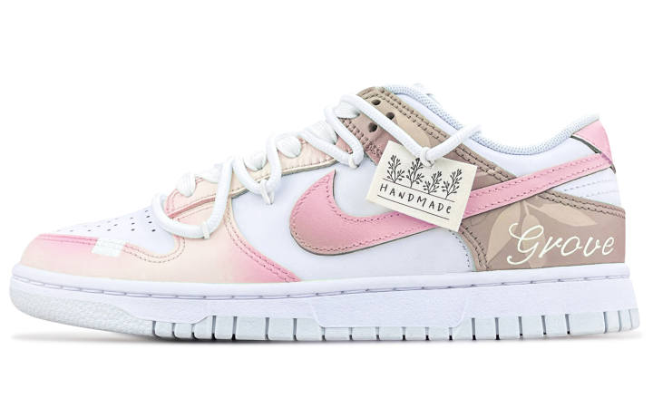 Nike Nike Dunk Peach Blossom Slip Resistant Abrasion Resistant Low top Skateboard Shoes Unisex Romantic Pink