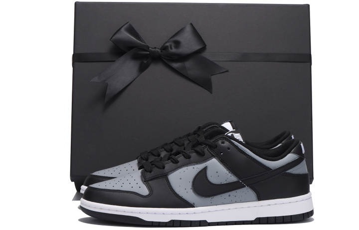 Nike Nike Dunk Coverage Slip Resistant Low top Skateboard Shoes Unisex Black Gray