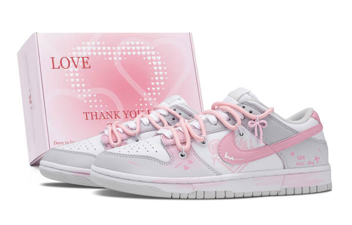 Nike Nike Dunk Girlish Era, Box Cushioning Abrasion Resistant Low top Skateboard Shoes Unisex Gray Pink