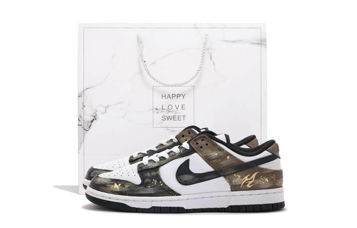 Nike Nike Dunk Abrasion Resistant Abrasion Resistant Low top Skateboard Shoes Unisex Black Brown