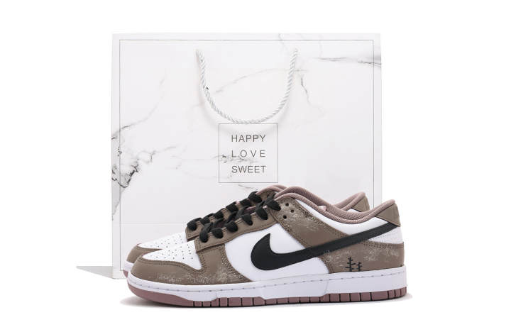 Nike Nike Dunk Abrasion Resistant Abrasion Resistant Low top Skateboard Shoes Unisex Dark Brown