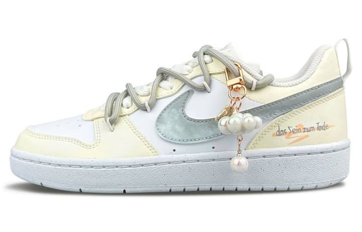 Nike Nike Court Borough Low top Skateboard Shoes Women's White Beige