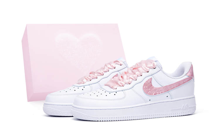 Nike Nike Air Force 1 Wear resistant And Lightweight Low top Skateboard Shoes Women's Pink White