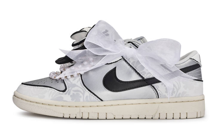 Nike Nike Dunk 811 Manufacturing, Silver Thread Dream Low top Skateboard Shoes Women's Black White Silver