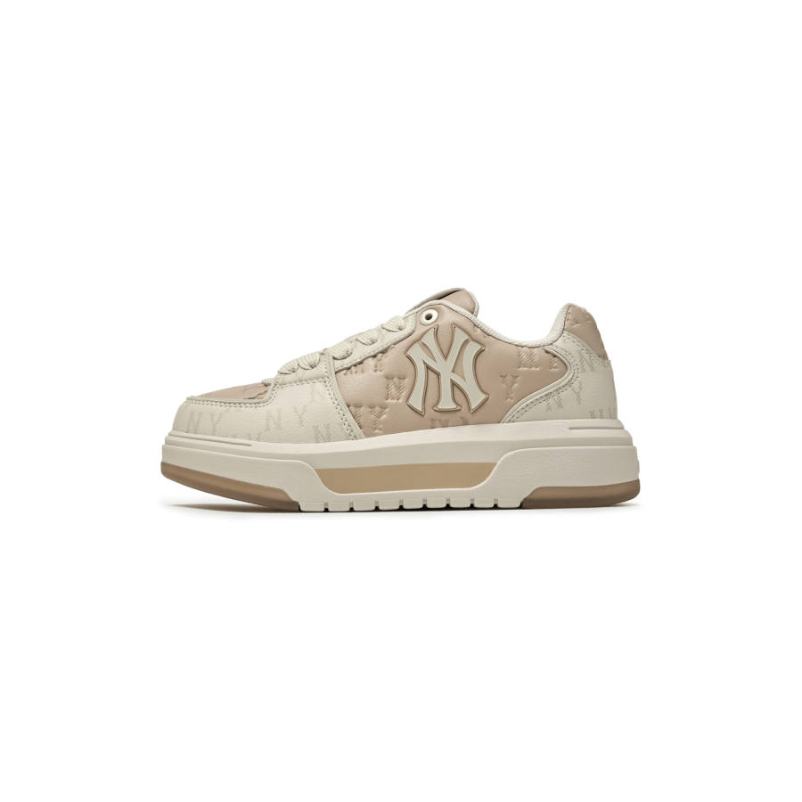 MLB New York Yankees Synthetic Leather Abrasion Resistant Slip Resistant Low top Skateboard Shoes Unisex Beige