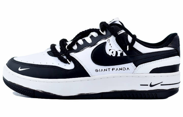 Nike Nike Low top Skateboard Shoes Women's White Black