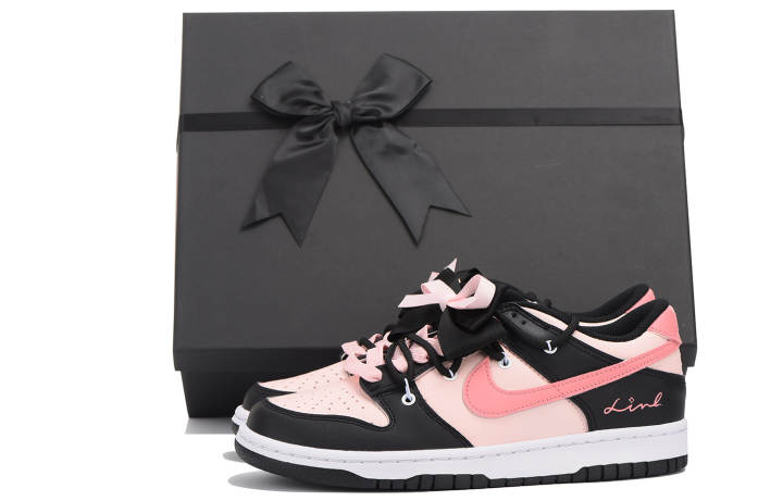 Nike Nike Dunk Low top Skateboard Shoes GS Black Pink