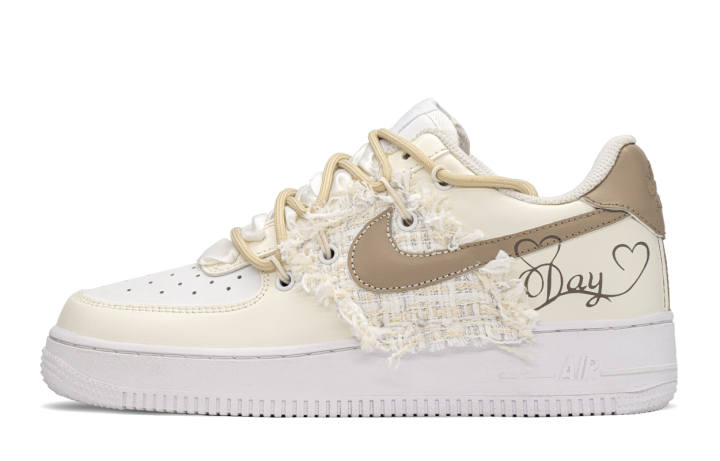 Nike Nike Air Force 1 Height Increasing Height Increasing Low top Skateboard Shoes GS Beige Brown
