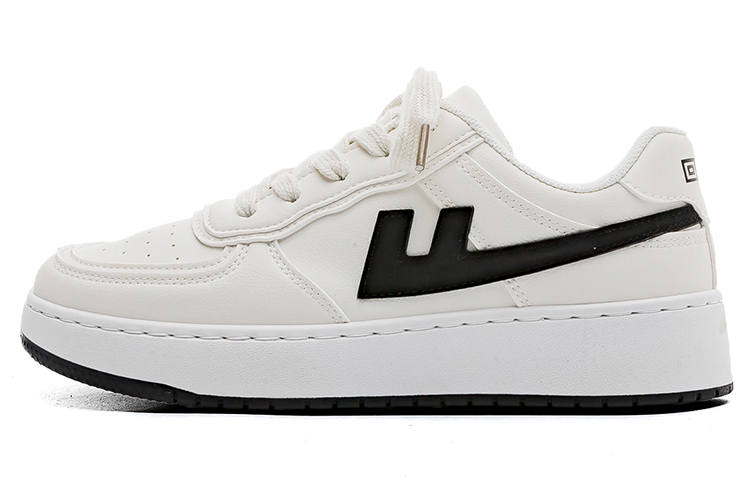 WARRIOR Slip Resistant Abrasion Resistant Slip Resistant Abrasion Resistant Low top Skateboard Shoes Unisex White Black