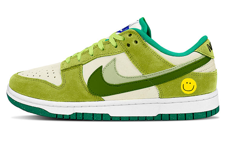 Nike Nike Dunk Low SE '85' Low top Skateboard Shoes Women's Beige Green