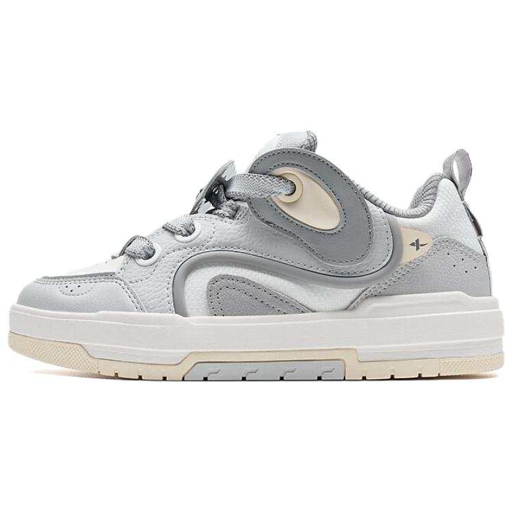 XTEP Abrasion Resistant Slip Resistant Low top Skateboard Shoes Women's Gray White