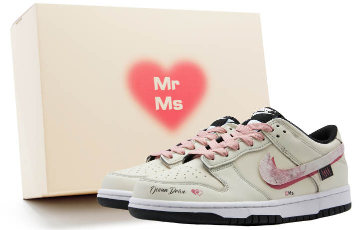 Nike Nike Dunk Low Leather Slip Resistant Cushioning Abrasion Resistant Low top Skateboard Shoes GS Beige White Pink