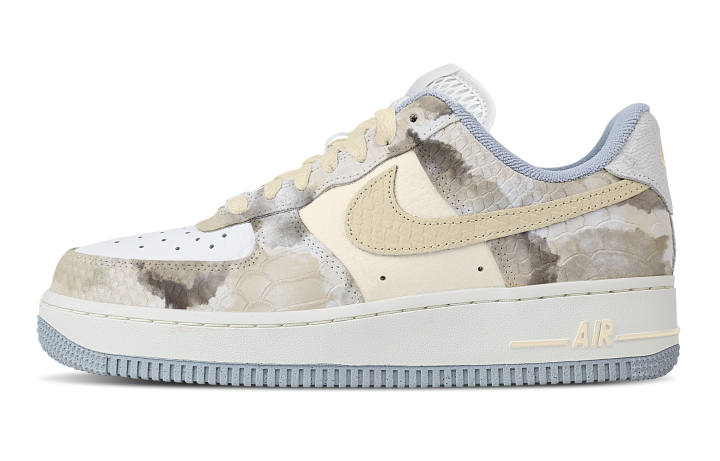 Nike Nike Air Force 1 Slip Resistant Abrasion Resistant Low top Skateboard Shoes Women's Yellow