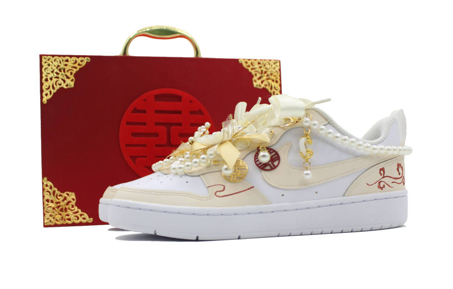 Nike Nike Court Borough Leather Slip Resistant Abrasion Resistant Low top Skateboard Shoes Women's White