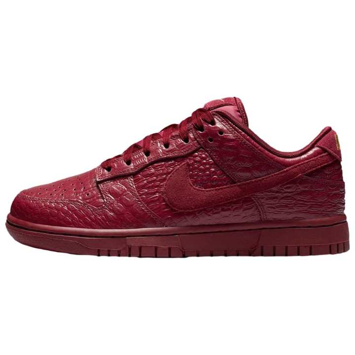 Nike Nike Dunk Classic And Versatile Low top Skateboard Shoes Women's Red
